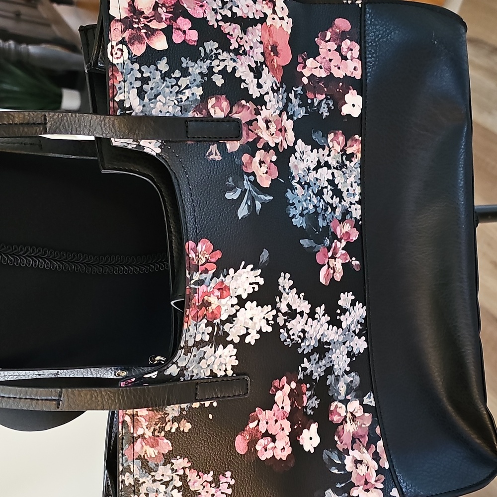 Shoulder Bag {NWT} - Picture 5 of 16